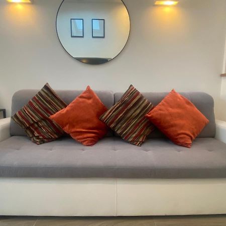 Lovely And Modern Studio Apartment. Borehamwood Exterior foto