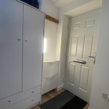 Lovely And Modern Studio Apartment. Borehamwood Exterior foto